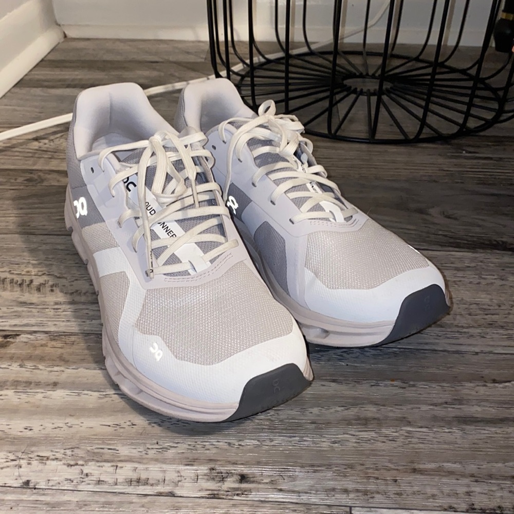 White On Cloudrunner